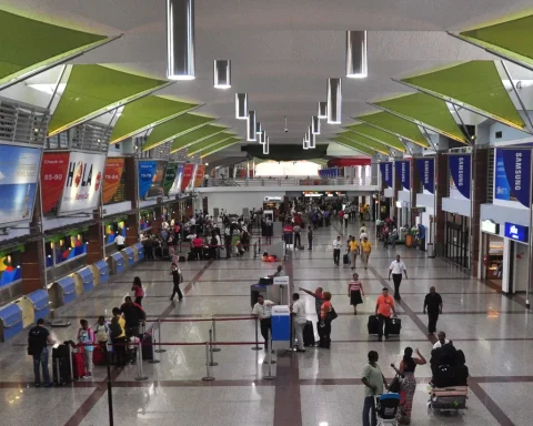 More than 30 flights canceled at Las Américas Airport due to snow storm in the US