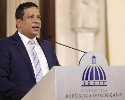 New Purchasing Law comes into effect and disqualifies officials