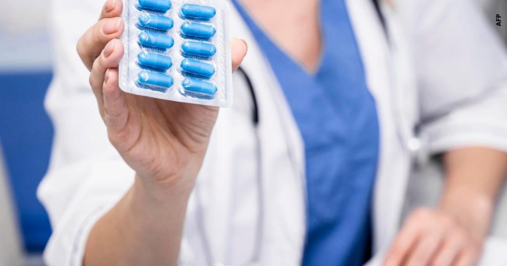 Nueva EPS users protest in Ibagué due to lack of delivery of medicine