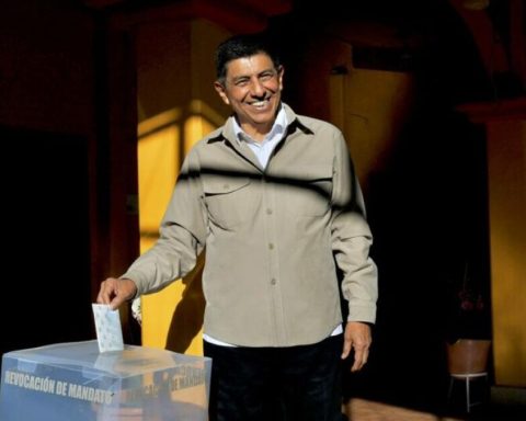 Oaxaca holds first consultation to revoke mandate; Jara asks to remove minimum participation