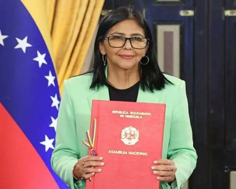 Oil reform opens space for private companies, reduces controls and makes royalties more flexible