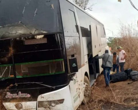 One dead and several injured leaves an accident on the José Antonio Páez highway
