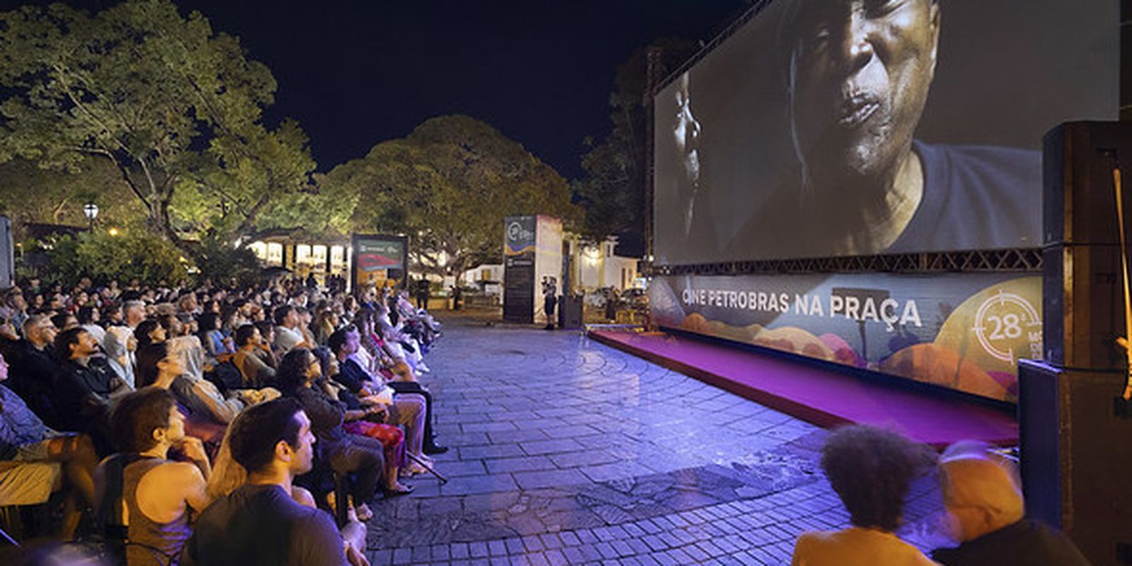 Opening of the Tiradentes Exhibition celebrates Karine Teles and Júlio Bressane