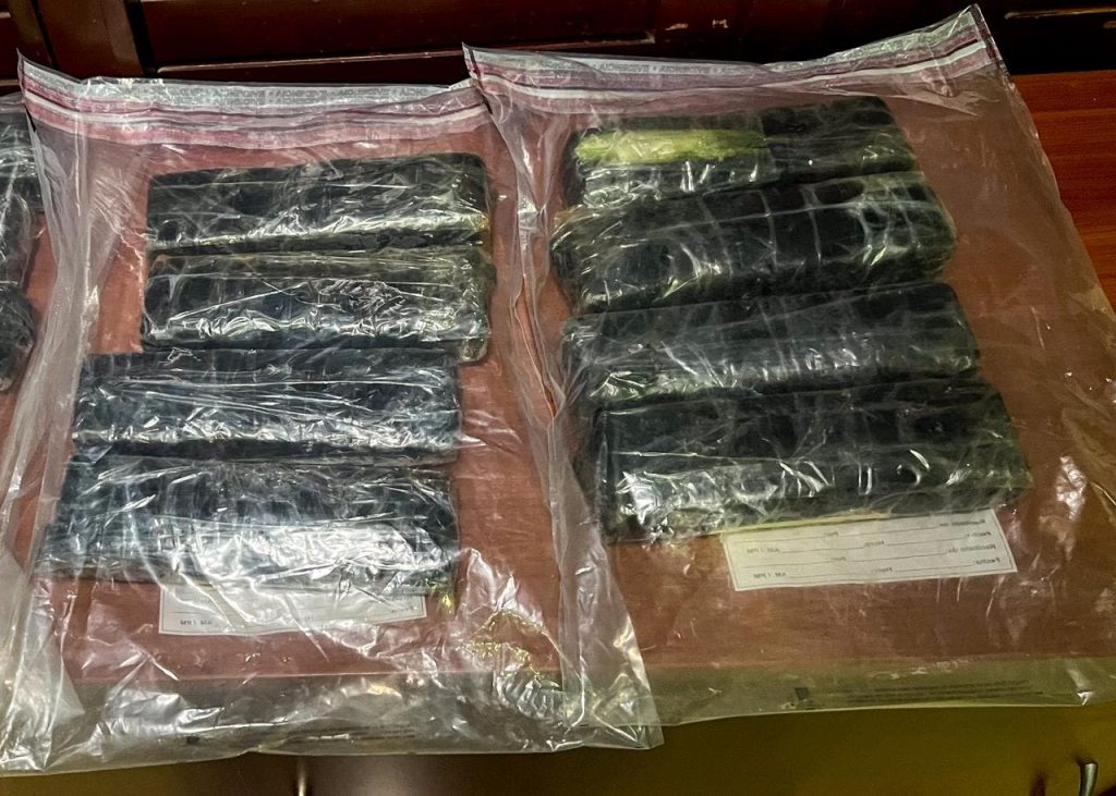 Operativo en puerto de Sans Soucí: Incautan 18 paquetes de cocaína con destino hacia Puerto Rico