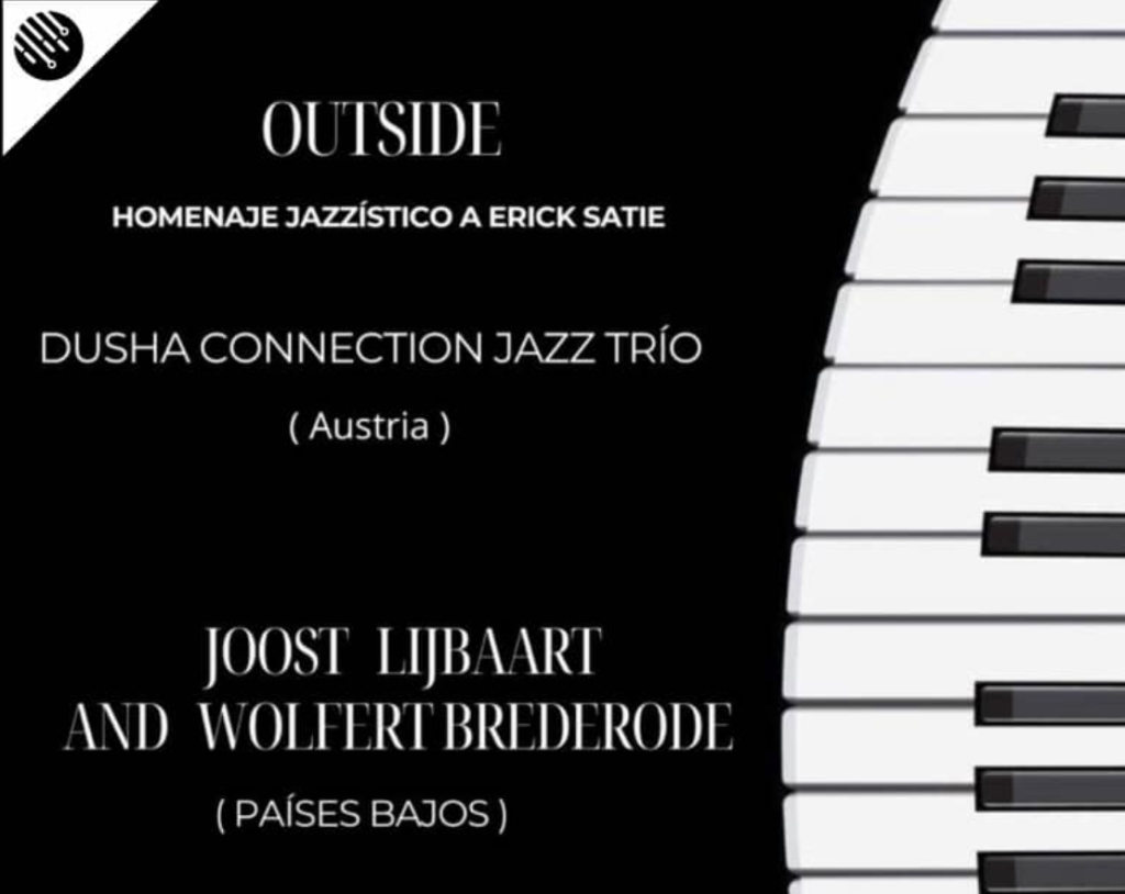 Outside in Línea y Paseo Studio-Gallery