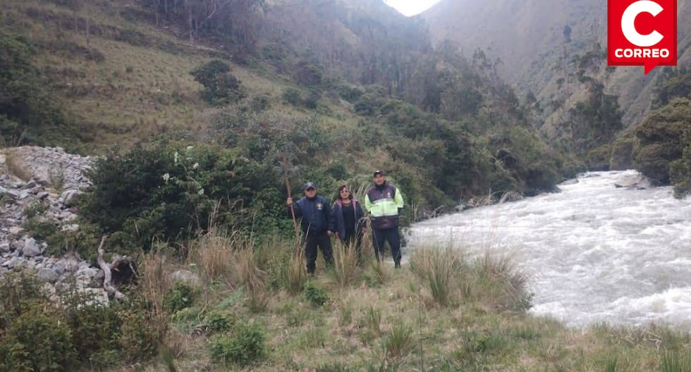 Pasco: older adult disappears after falling into an overflowing river while crossing an artisanal bridge