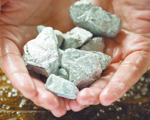 Peñoles rises 4% on the BMV and reaches a historical maximum due to the shine of silver