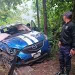 Perené: Vehicle goes off course on a dangerous curve and leaves two injured