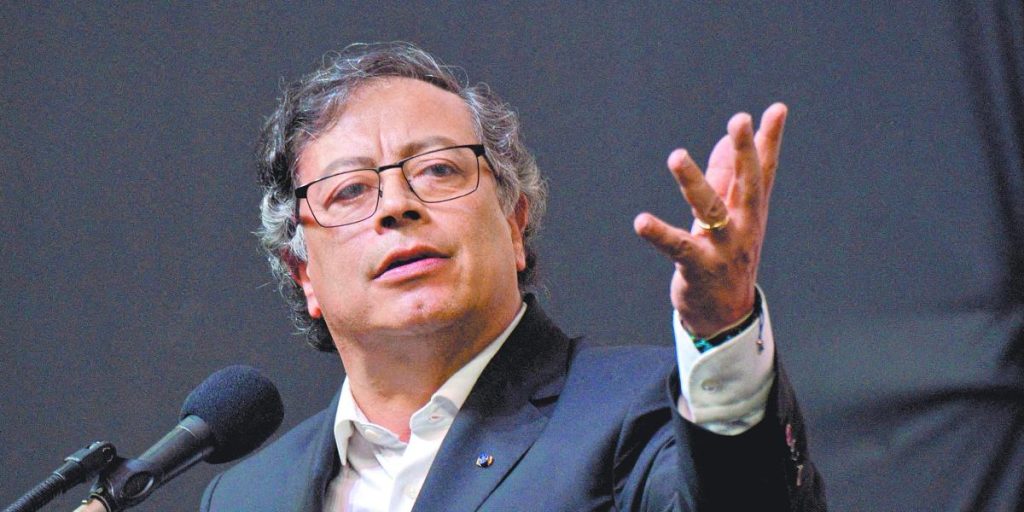 Petro reveals location of boat survivors "bombed" in the Pacific by the US