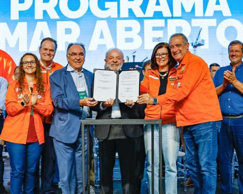 Petrobras signs billion-dollar contract to manufacture ships in RS