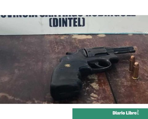 Police carry out anti-drug operation in Villa Los Almácigos