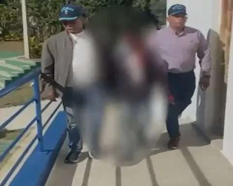 Policía devuelve a su hogar un adolescente de 13 años reportado como ausente en Jarabacoa