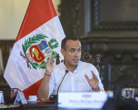 Popular Renewal asks José Jerí to convene Congress to give his defenses