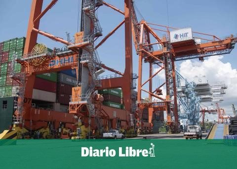 Port digitalization complements human work