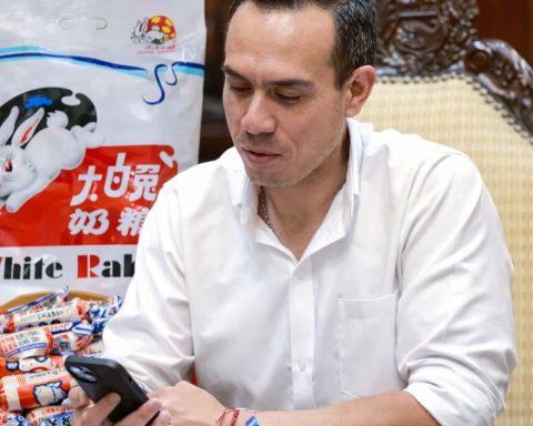 Presidency after revealing a new meeting between Jerí and a Chinese businessman: "He went to buy Chinese candy"