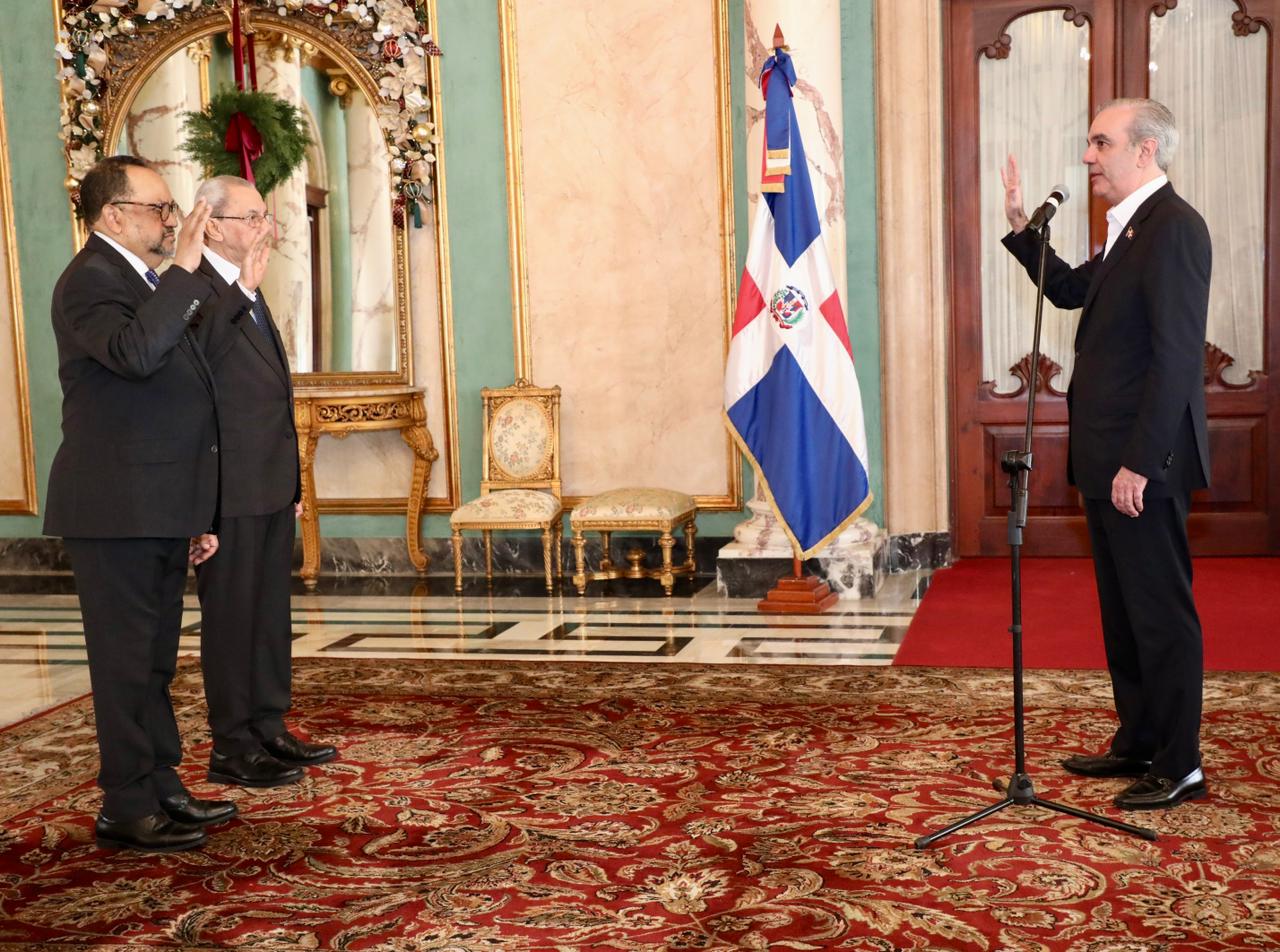 President Abinader swears in Antoliano Peralta as Minister of Justice and Jorge Subero Isa as Legal Consultant