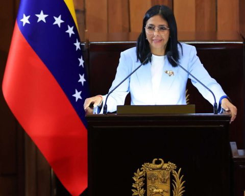 President (e) Delcy Rodríguez promotes General Amnesty Law