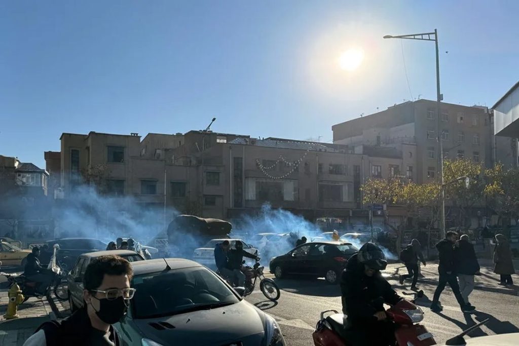 Protesters take over Tehran's Grand Bazaar amid internet outage and economic crisis