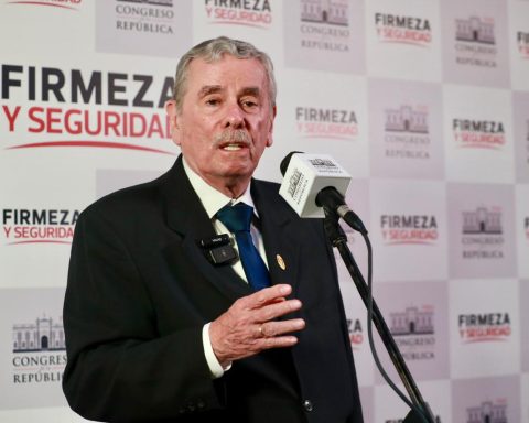 Relatives of Cayara victims denounce Rospigliosi before the Prosecutor's Office for intimidating judges who must resolve the case