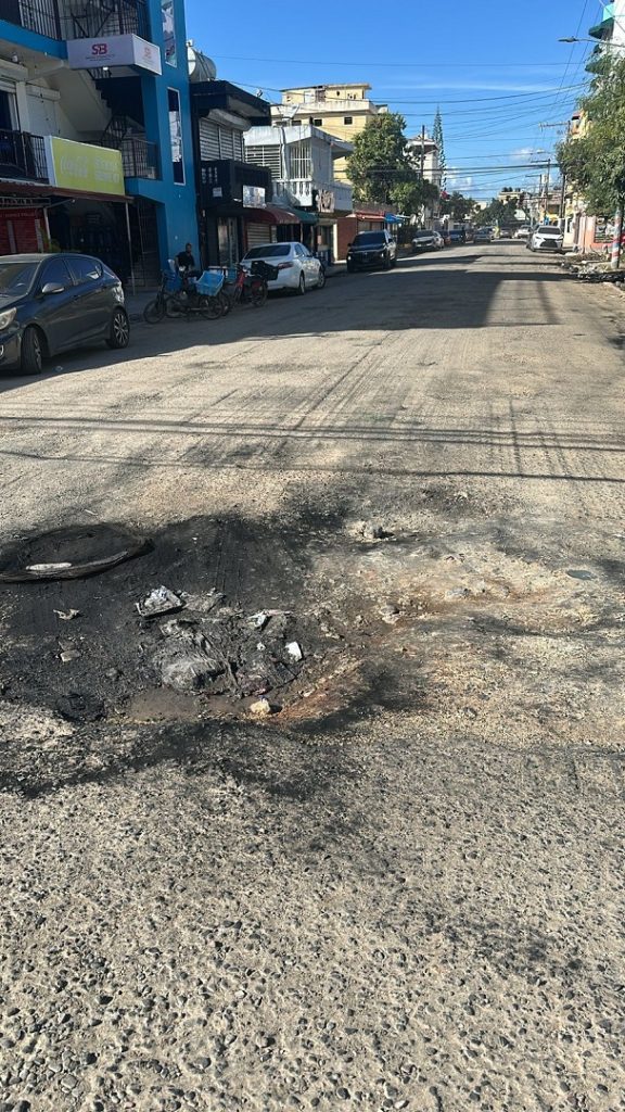 Residents of the Italia residential complex protest against street repairs, Public Works intervened