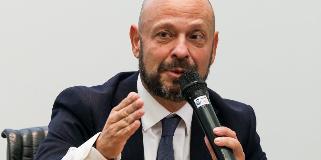 Retirees have until February 14th to request compensation from the INSS