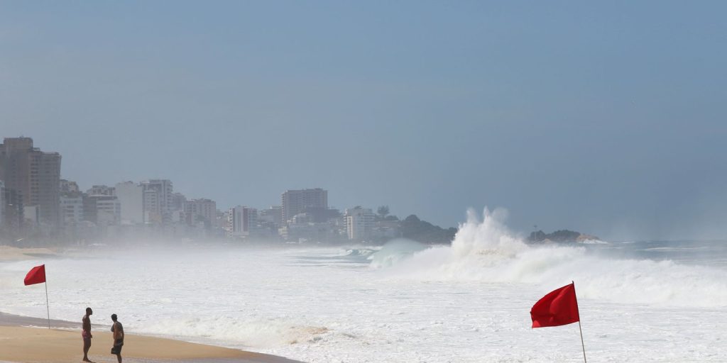 Rio has a new hangover warning this weekend