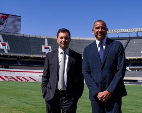 River Plate signs David Trezeguet