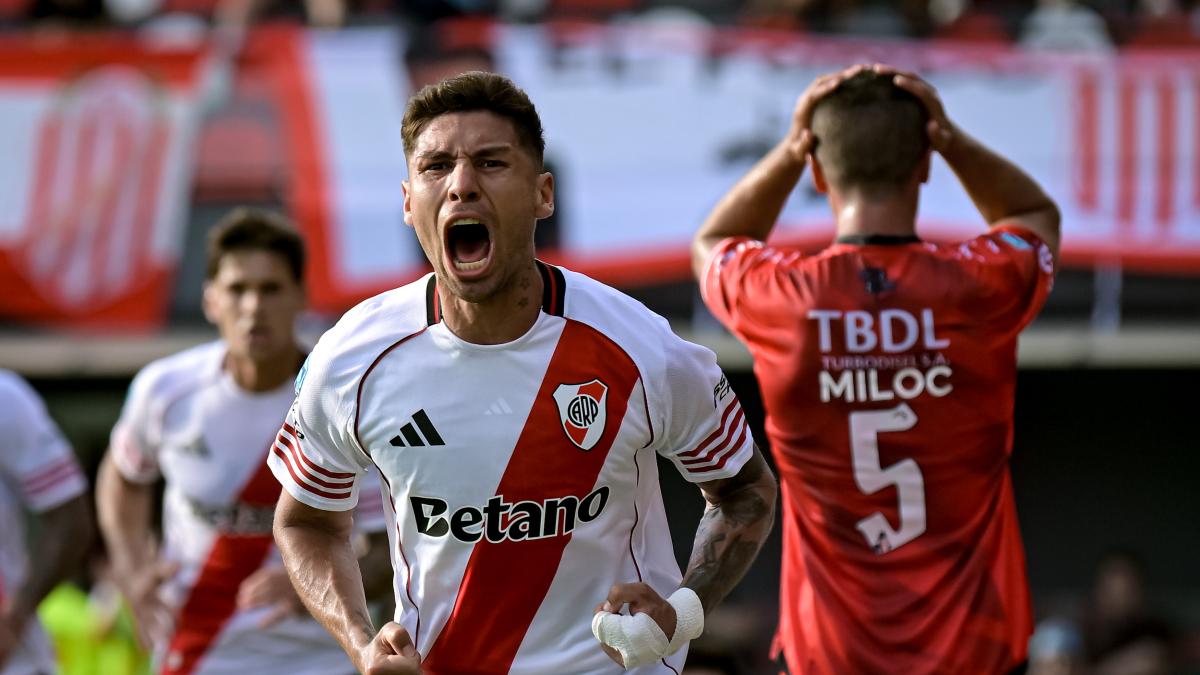 River starts with joy and Racing full of sadness