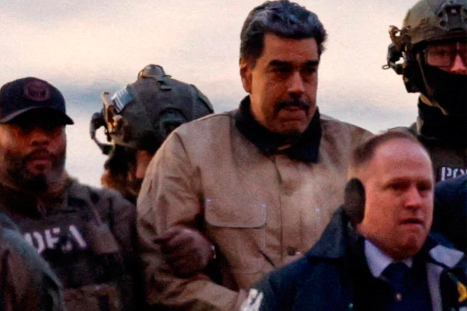 Russia for the first time raises possible asylum for Maduro and demands that the US release him