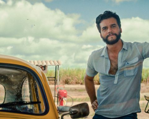 Secret Agent wins Golden Globe for Non-English Language Film