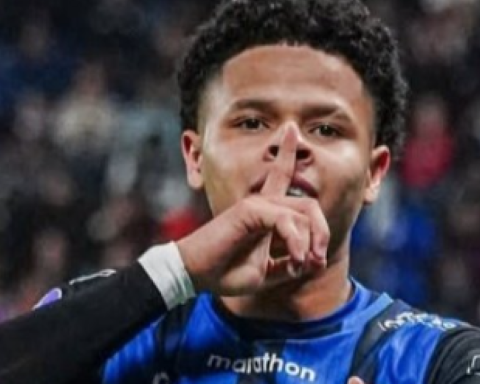 Sevilla pushes to incorporate Patrik Mercado