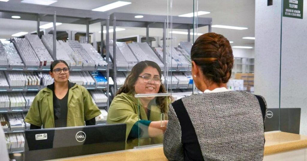 Sheinbaum's strategies to stop drug shortages are far from those of AMLO