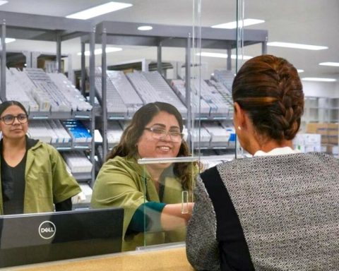 Sheinbaum's strategies to stop drug shortages are far from those of AMLO