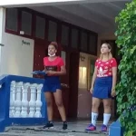 Dos estudiantes en el IPU "Elvira Cape", en Songo La Maya