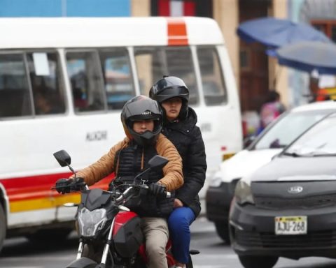 Starting this Wednesday, fines will be applied to motorcycles with two occupants in emergency areas