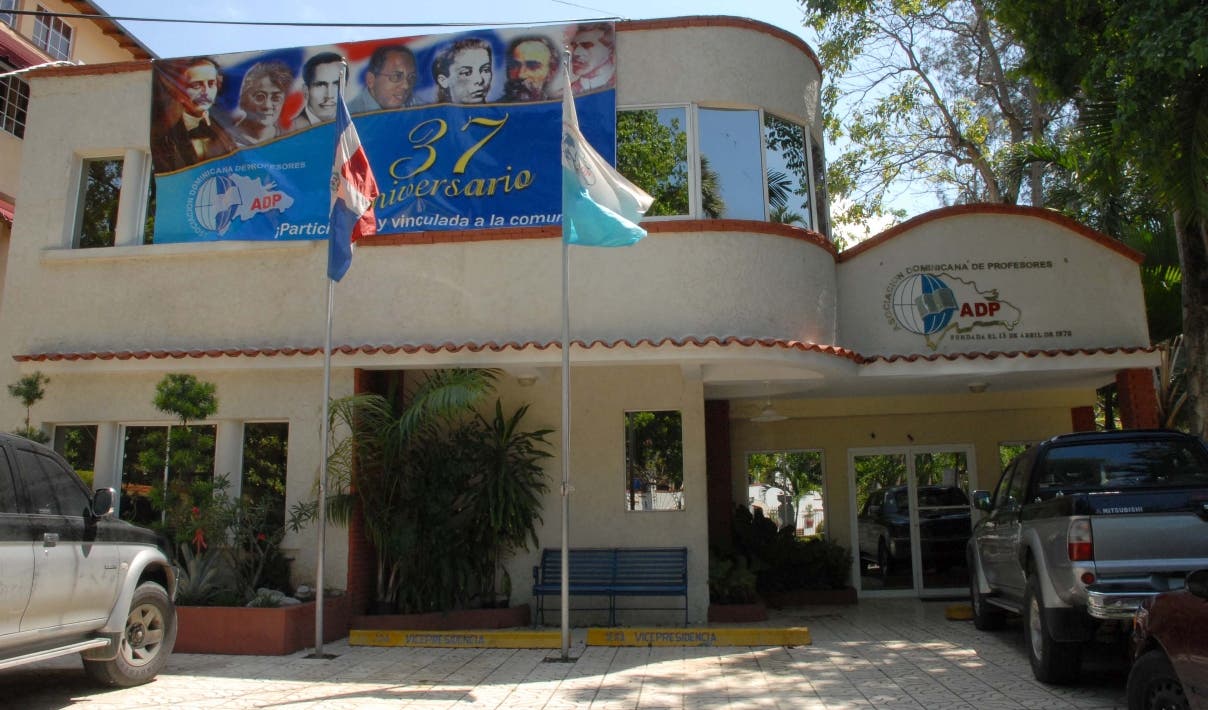 Paralización de obras en la escuela Las Mesetas afecta a estudiantes en Monción