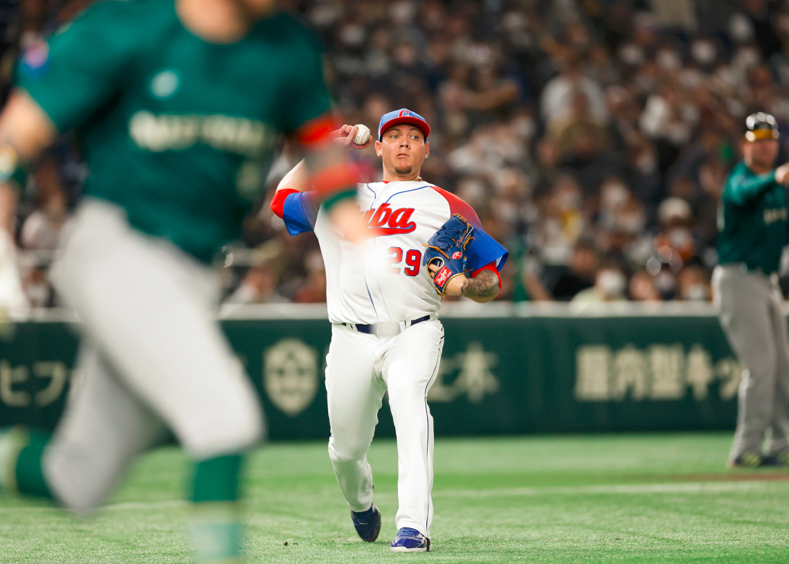 Sued for millions and recruited for the Classic: the unexpected return of Yariel Rodríguez