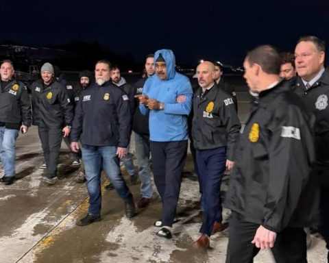 Switzerland orders to block Maduro's possible assets in the Alpine country