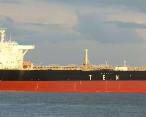 The 700,000 barrels of the 'Swift Galaxy' tanker destined for Cuba will finally go to Denmark