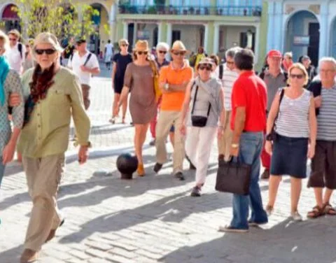 Turistas en Cuba