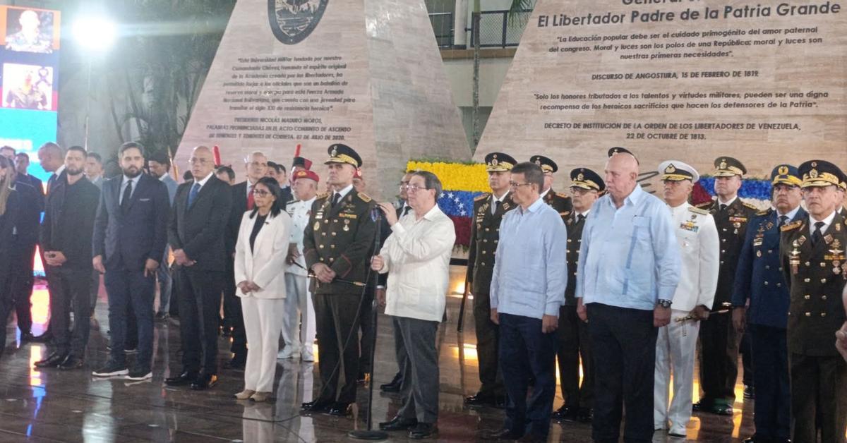 The Cuban Foreign Minister pays tribute, together with Delcy Rodríguez, to the soldiers who died in Venezuela