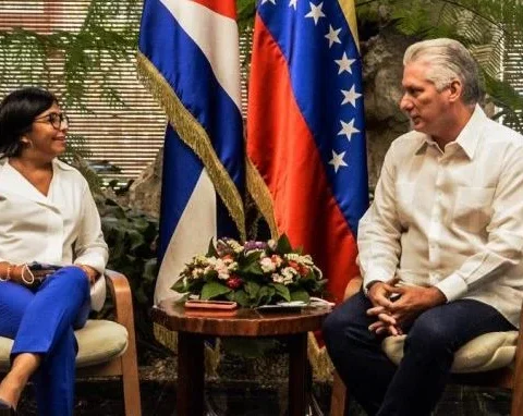 Delcy Rodríguez y Miguel Díaz-Canel, en La Habana, en 2022