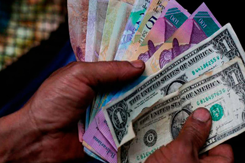 The bolivar closed 2025 with a devaluation of 82.7% and a greater gap against the parallel dollar