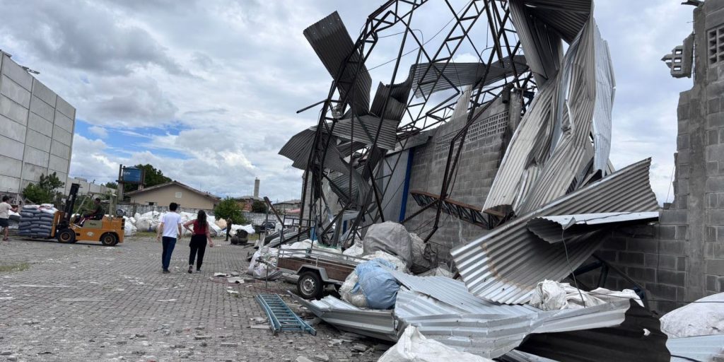 The city of Paraná is hit by strong winds of up to 180 km/h