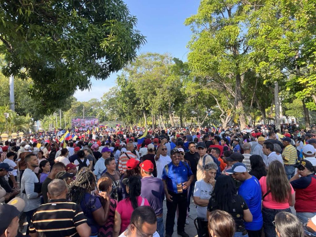 The people of Anzoátegui demand the return of President Maduro