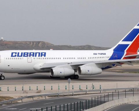 The presence of a US drone deters the Cuban Ilyushin from landing in Venezuela