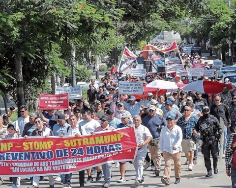 The streets of Piura woke up full of garbage