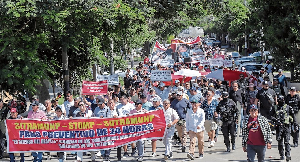 The streets of Piura woke up full of garbage
