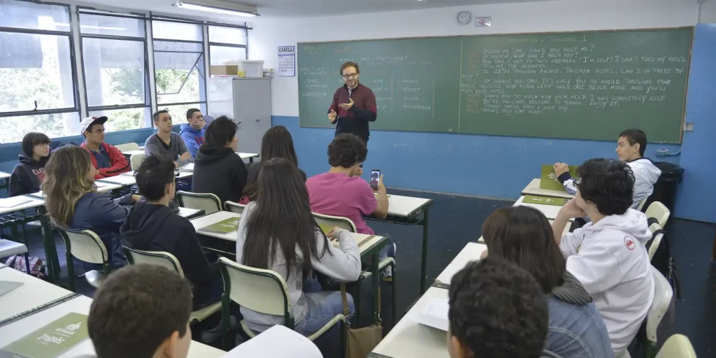 The teaching floor has an adjustment of 5.4% and will reach R$5.1 thousand in 2026