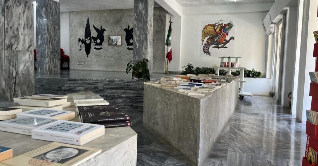 The titles announced with pomp by Díaz-Canel have not arrived at the Mexican bookstore in Havana